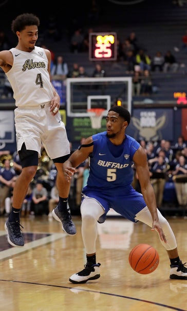 Massinburg’s 18 helps No. 25 Buffalo hold off Akron 76-70